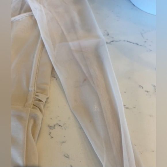 House Of CB Beatrice Size Small Plus Size Cups - Picture 9 of 10